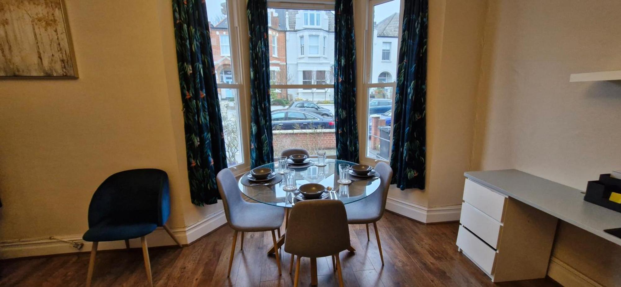 런던 Charming Flat In Wimbledon 아파트 외부 사진